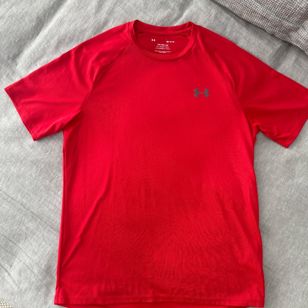 Under Armour Men's Bright Red Short Sleeve Tee